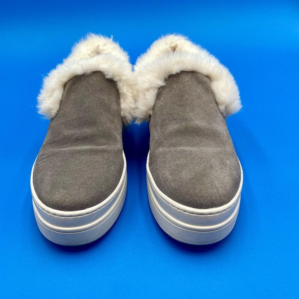 J Slides women Fur lined Sneakers 8 Slip On faux lined Gray Suede Leather